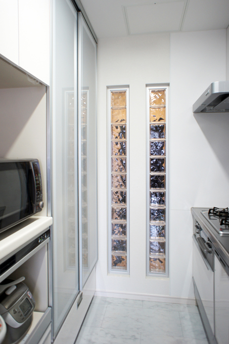 ガラスで遮蔽感を取り除く