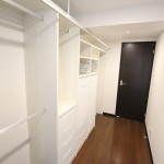 廊下を便利な収納空間へ